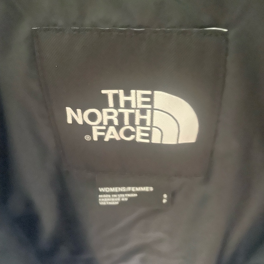 The North Face Women's Black Puffer Jacket - Picture 3 of 3